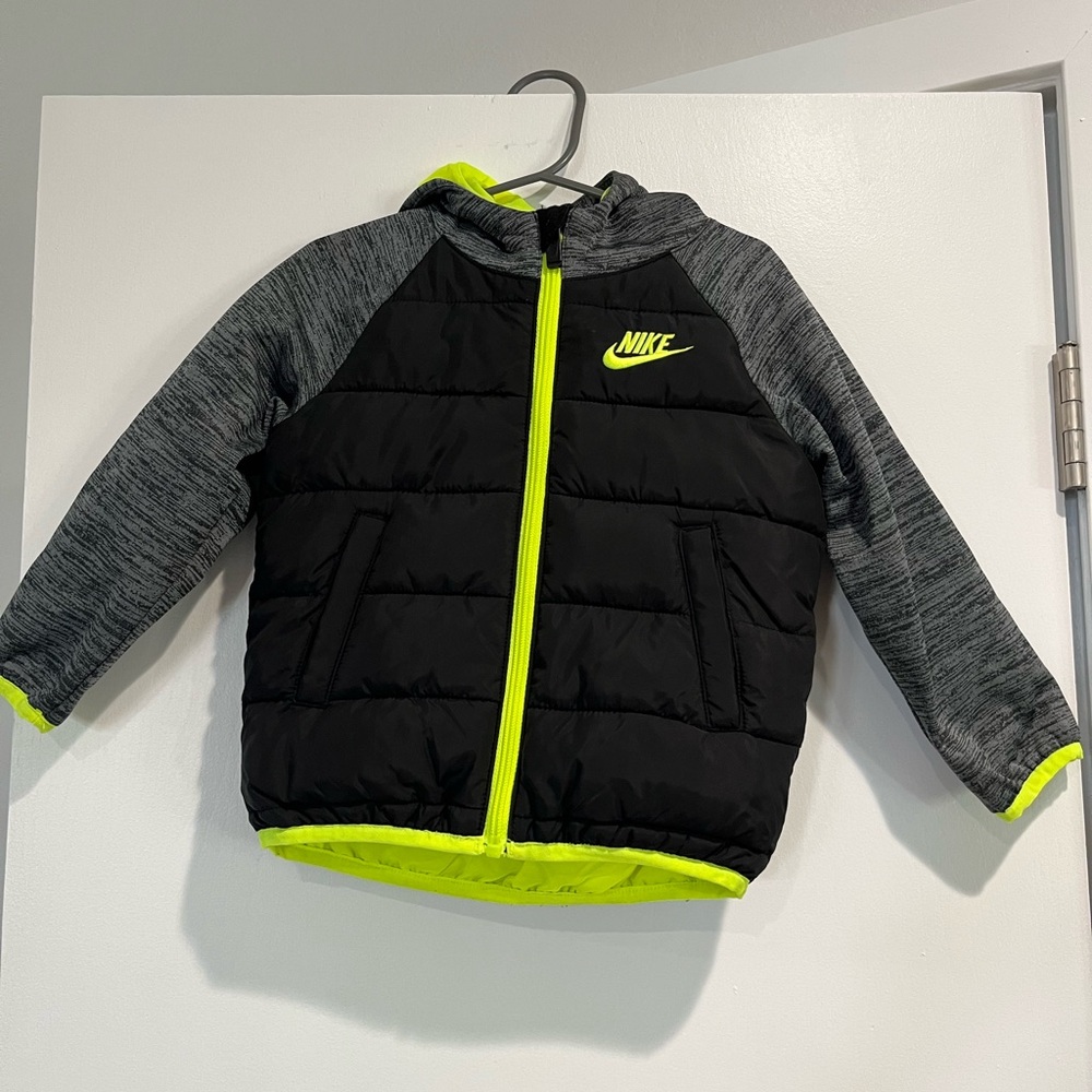 Nike Toddler Puffer Coat Size 2T Black and Grey